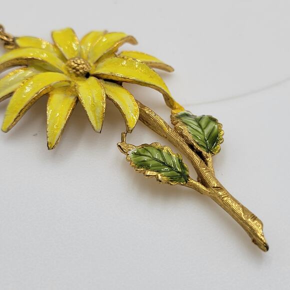 Yellow Daisy Flower Pendant Necklace Gold Tone Chain Enamel Fashion Accessories - Picture 9 of 12
